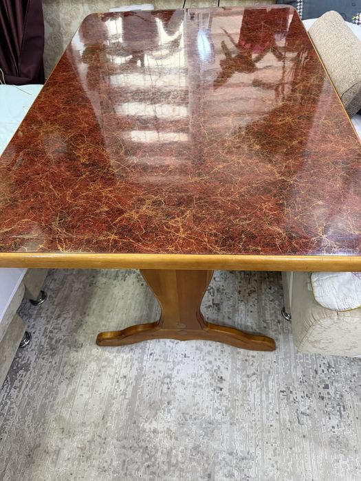 Продается стол обеденный