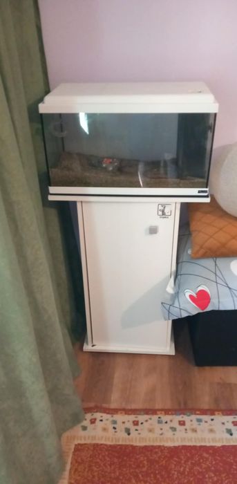 Vând acvariu 60l