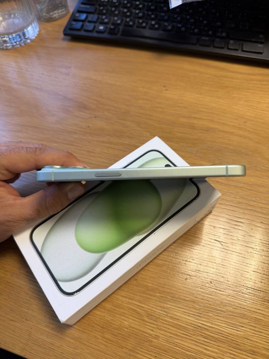 Iphone 15 128GB sage green