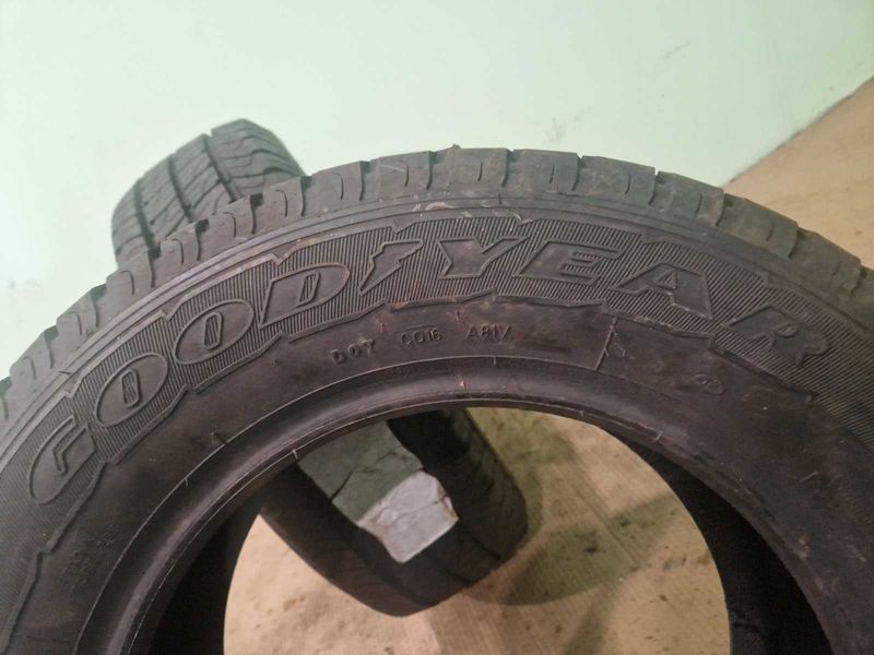 2 Goodyear R15C 215/65/ 
летни гуми 
DOT0816