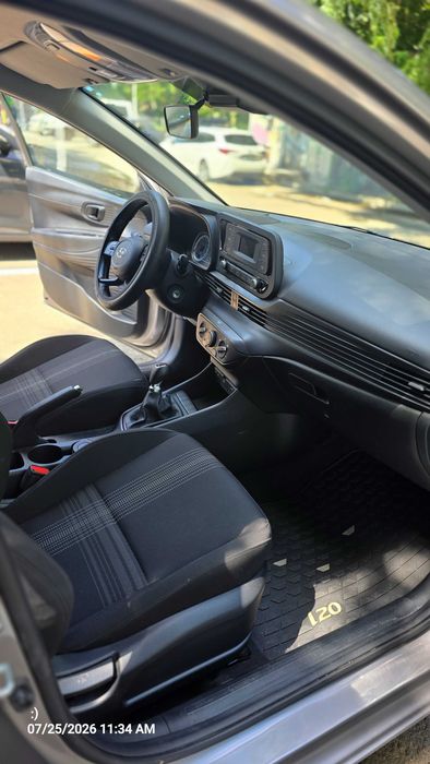 Vând Hyundai i20 Comfort, 2022, benzină 1.2 MPI 84 CP, cutie manuală, cu doar 14.000 km