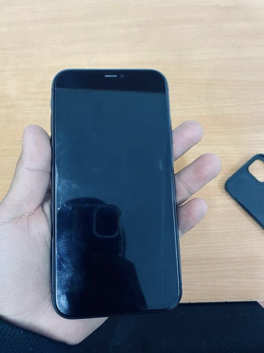 iPhone 11 черного цвета