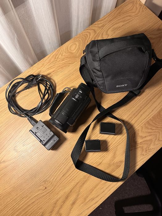 Sony Handycam FDR-AX33 – 4K видеокамера (пълен комплект)