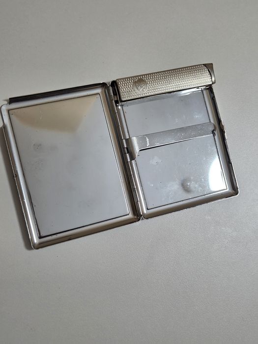 Табакера със запалка и резачка за пури