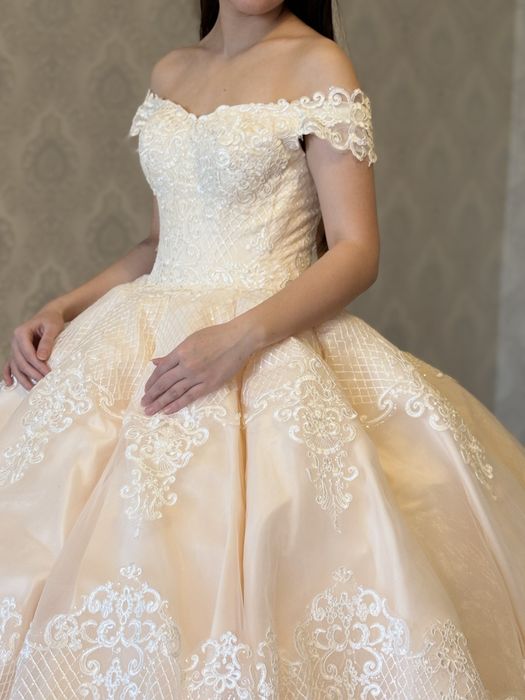 Продам свадебные платья