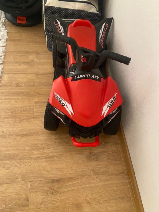 Детская машина игровая