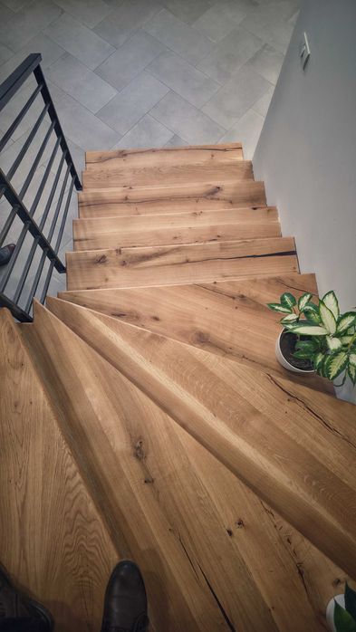 Trepte din lemn de stejar