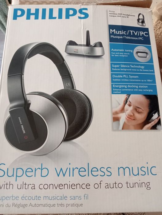 Vând căști wireless Philips gaming