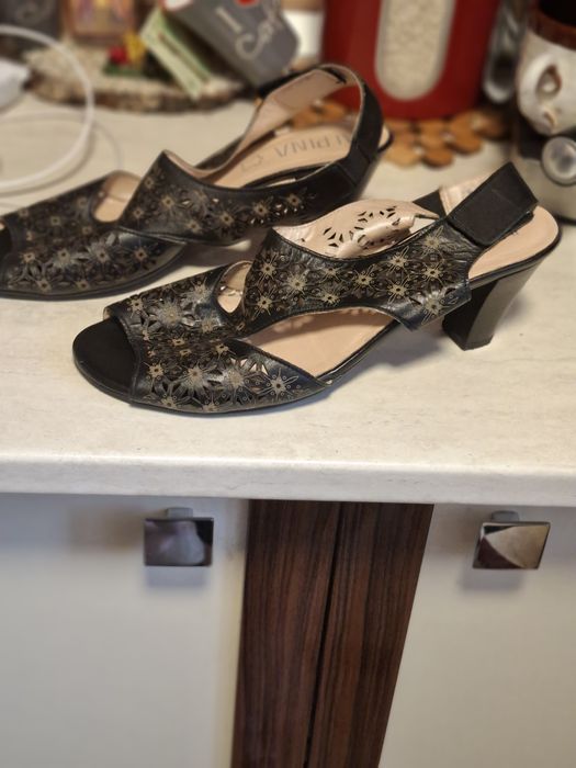 SANDALE PIELE NATURALA purtate 1 singura data