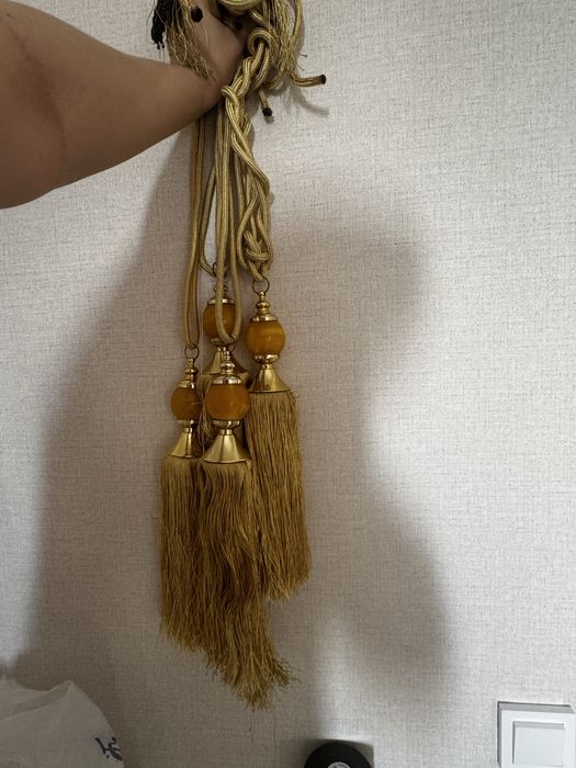 Кисти для штор золотистые