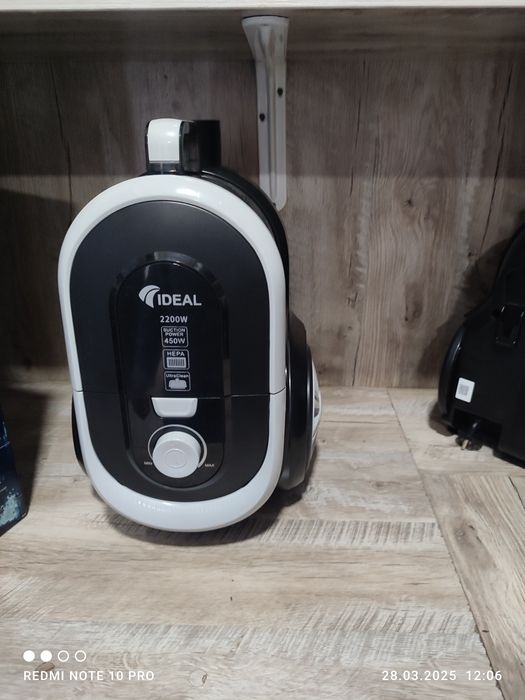Пылесос бренда IDEAL