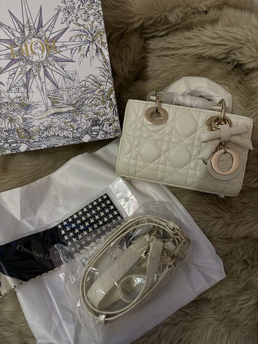 Две различни Dior чанти