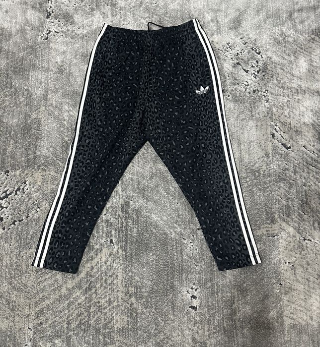 Pantaloni de trening adidas marimea m