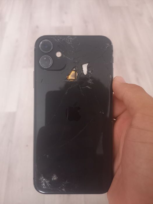 IPhone 11 256гб  70к
