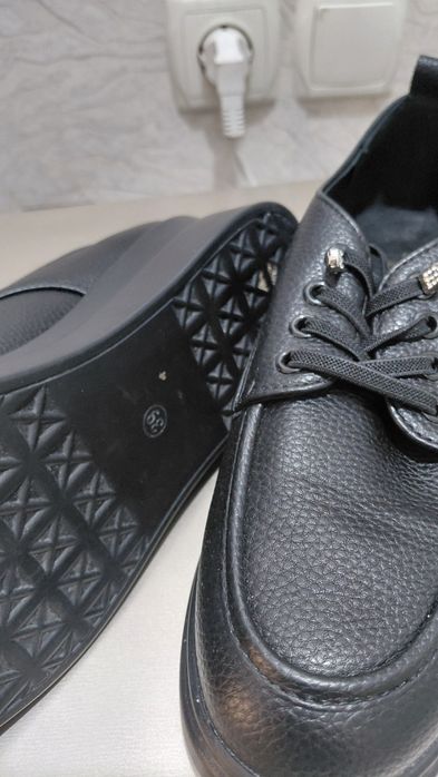 Женская обувь .39