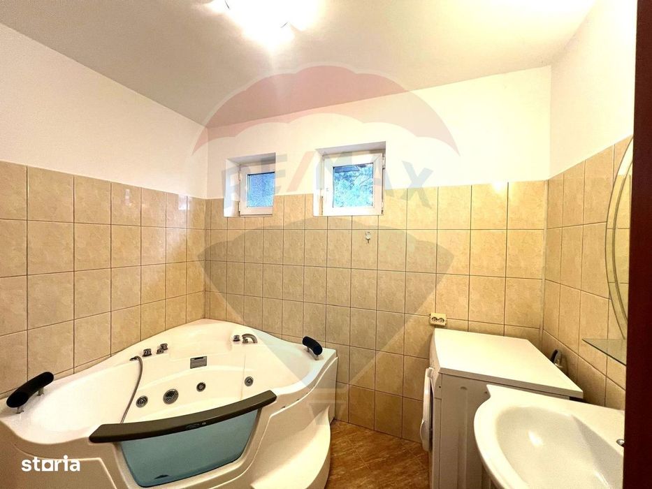 Apartament cu 3 camere de vânzare în comuna Răcăciuni