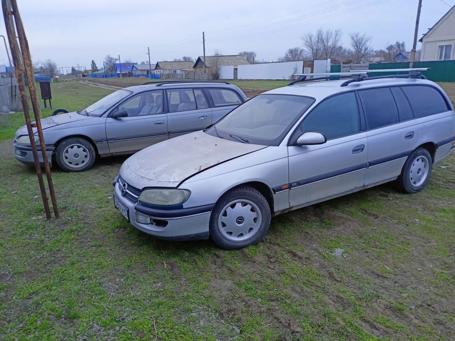 Продам 2 опеля омеги