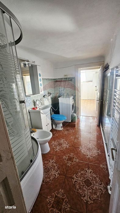 Apartament cu 3 camere de vânzare în zona Central