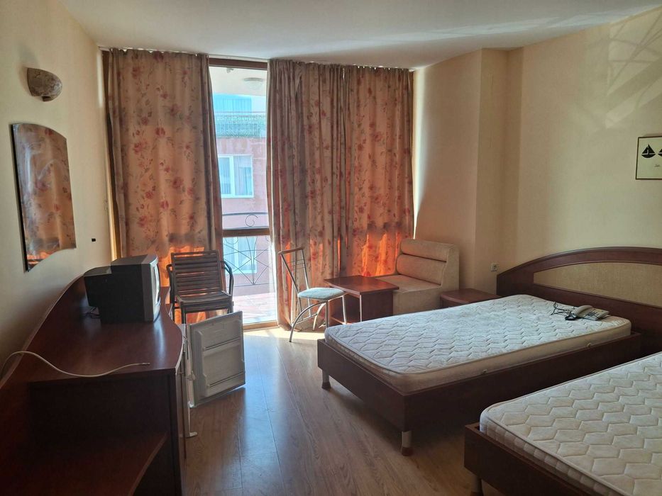 Предлагаме на Вашето внимание работещ семеен хотел в гр. Несебър