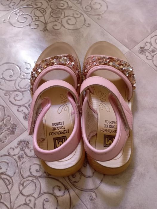 Продам босоножки 34