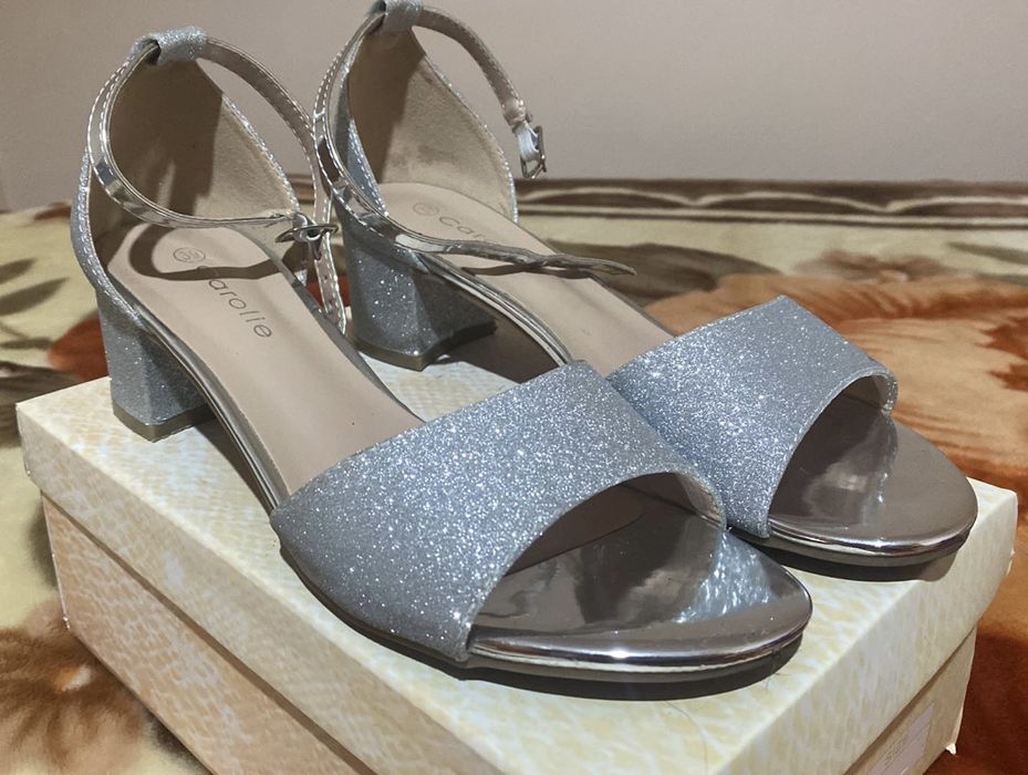 Pantofi paiete mărimea 39