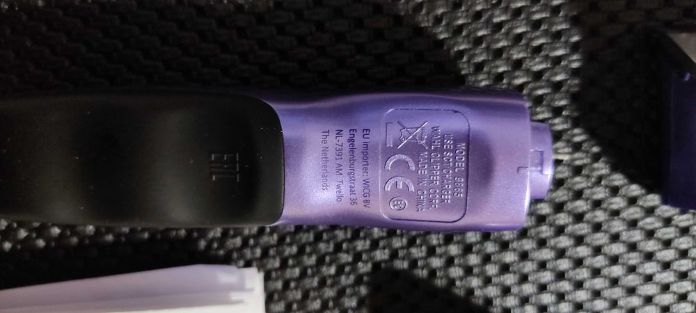 Безжичен тример "Wahl" 9865 + несесер и аксесоари - Без зарядно е