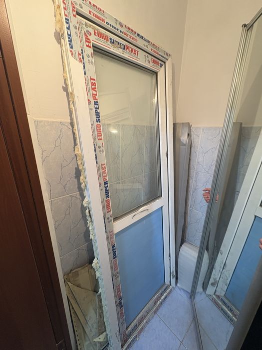 Пластиковые двери