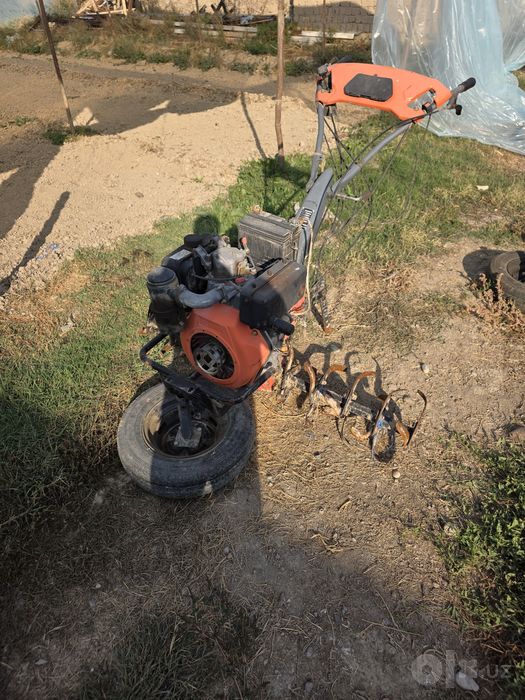 Traktor yer haydaydigan