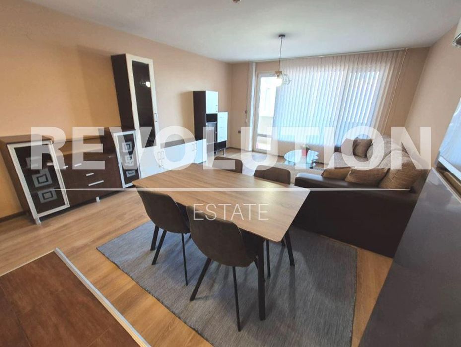 Дава се под наем Тристаен апартамент в Варна, Цветен квартал - 95 кв.м за 665 € - Снимка #1