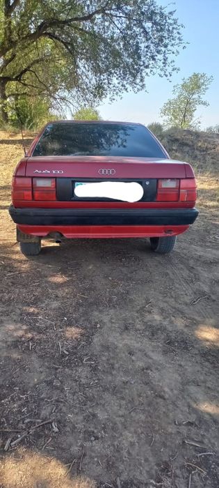 Продам audi  1.8 л