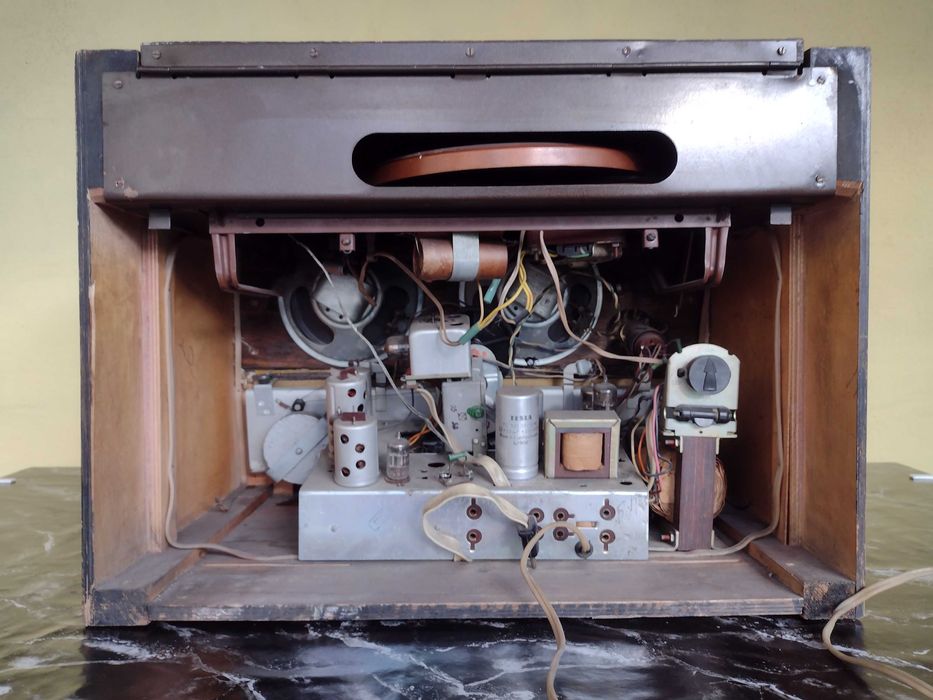 Радиола Харъков радио с грамофон