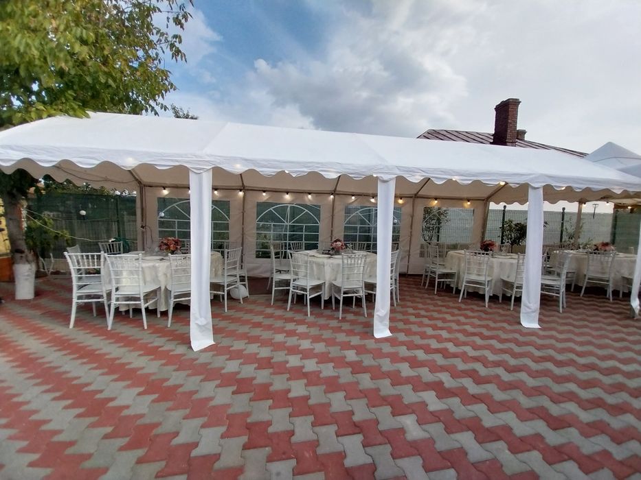 Închiriez mese,scaune,corturi,aranjamente florale