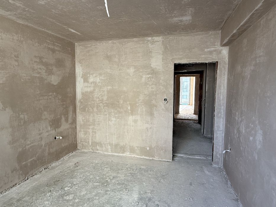 Продава се Тристаен апартамент в Търговище, Център - 105 кв.м за 518 €/кв.м - Снимка #4