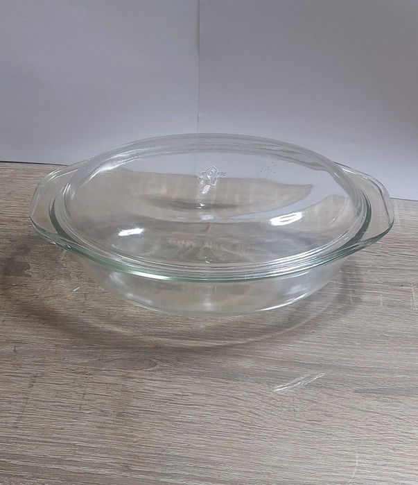 Тава, тенджера от йенско стъкло