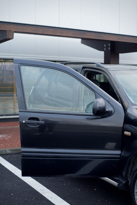 Usa stanga dreapta fata spate Mercedes ML W163 neagra turbo injector