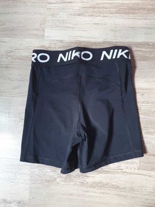 РАЗПРОДАЖБА Къси панталони Nike