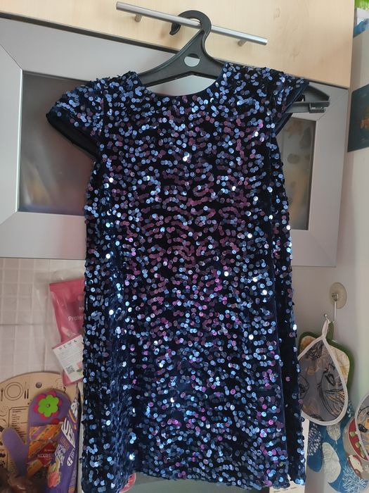 Продам платье размер 122