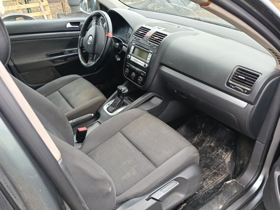 Dezmembrez ce Jetta 1.9 tdi dsg 2007