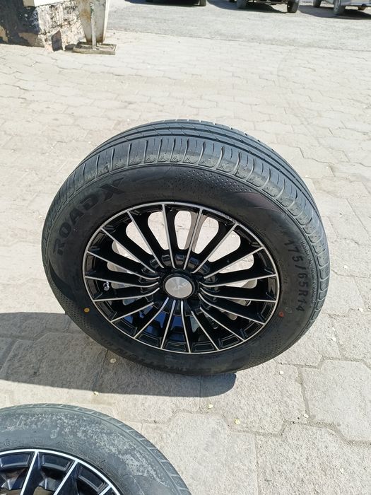 2 резины RoadX на легкосплавных дисках