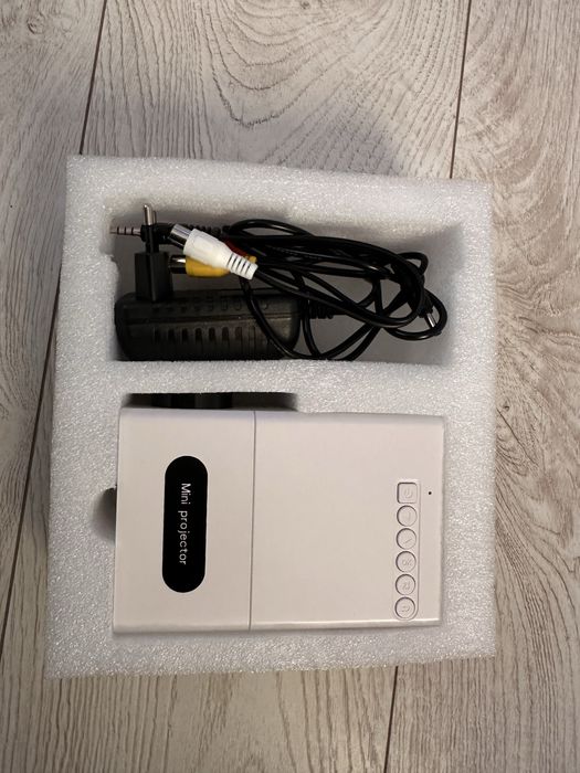 Mini proiector LED