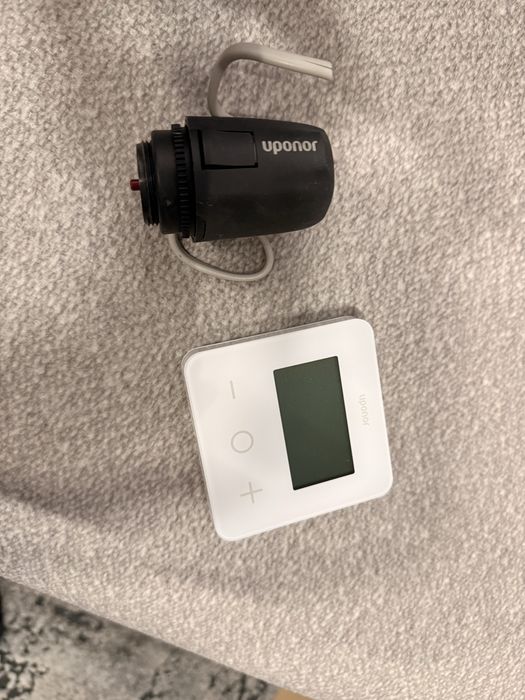 Termostat Uponor Base T-27, cu fir
