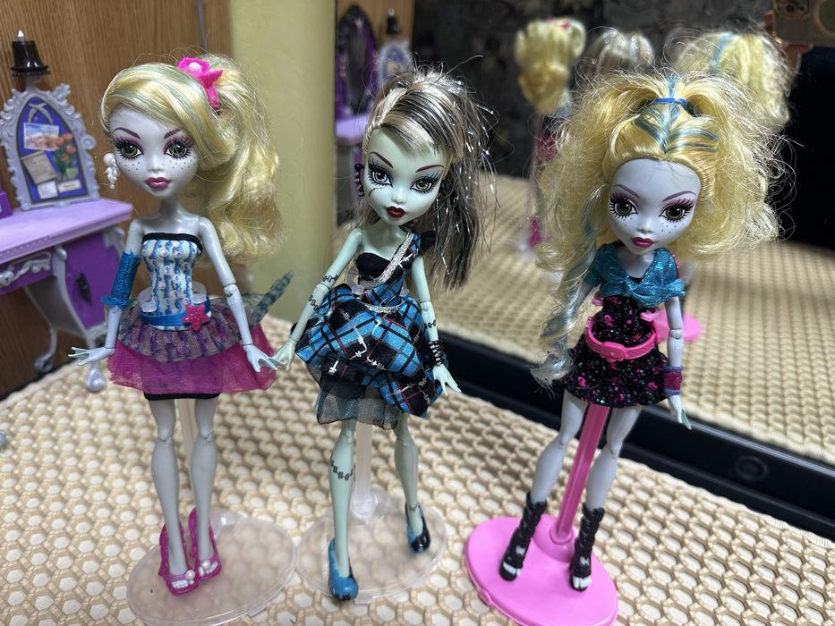 Продам кукол монстр хай!