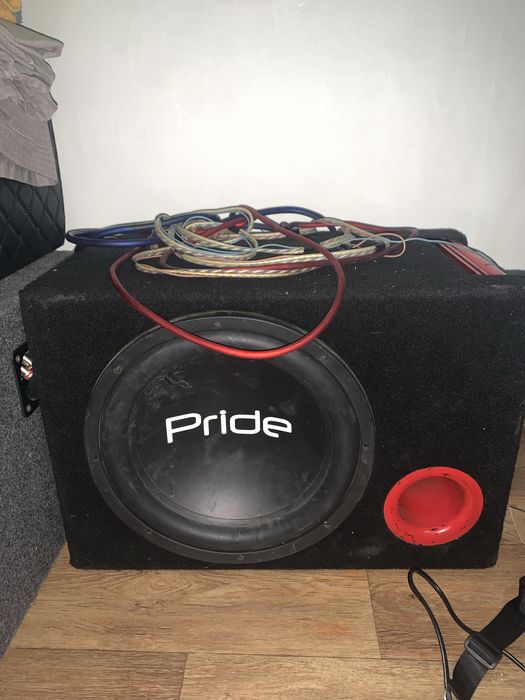 Продам сабвуфер с усилителем