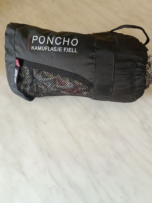 Дождевик -пончо.