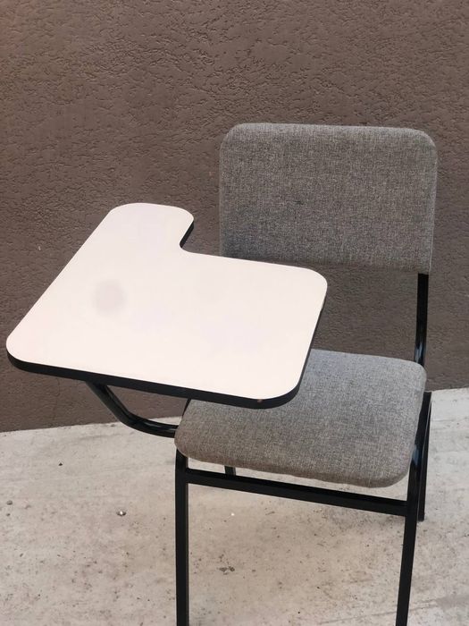 Учебные стулья с откидным столиком 20 штук