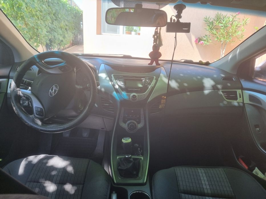 Hyundai Elantra 2013