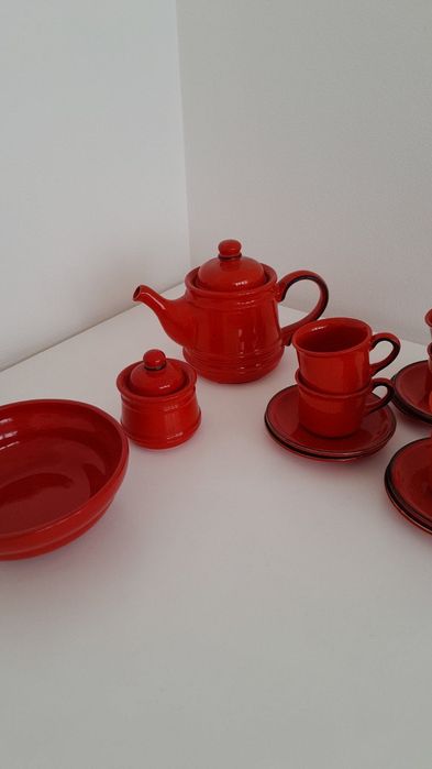 Продавам неупотребяван сервиз