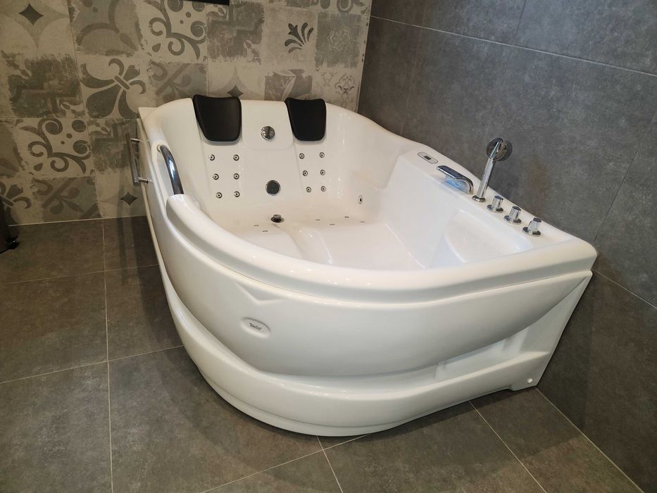 Хидромасажна вана Wellis Dublo E-Drive, 180х130х62 см