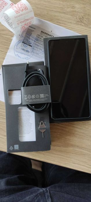 Продавам S25 Ultra 512 GB като нов