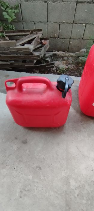 Продам канистру 5 лит абс пластик